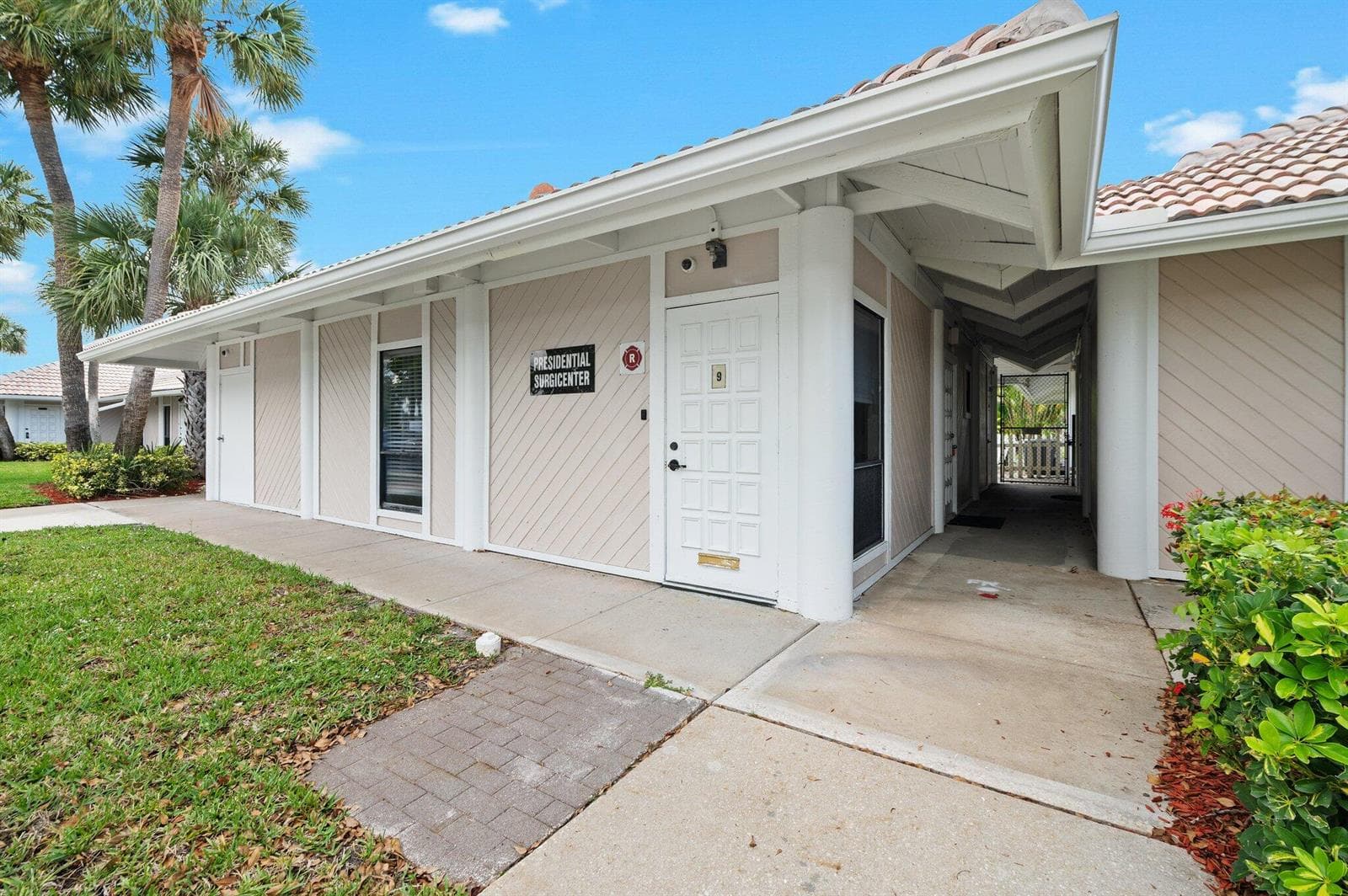 37-web-or-mls-1501-presidential-way-9-11