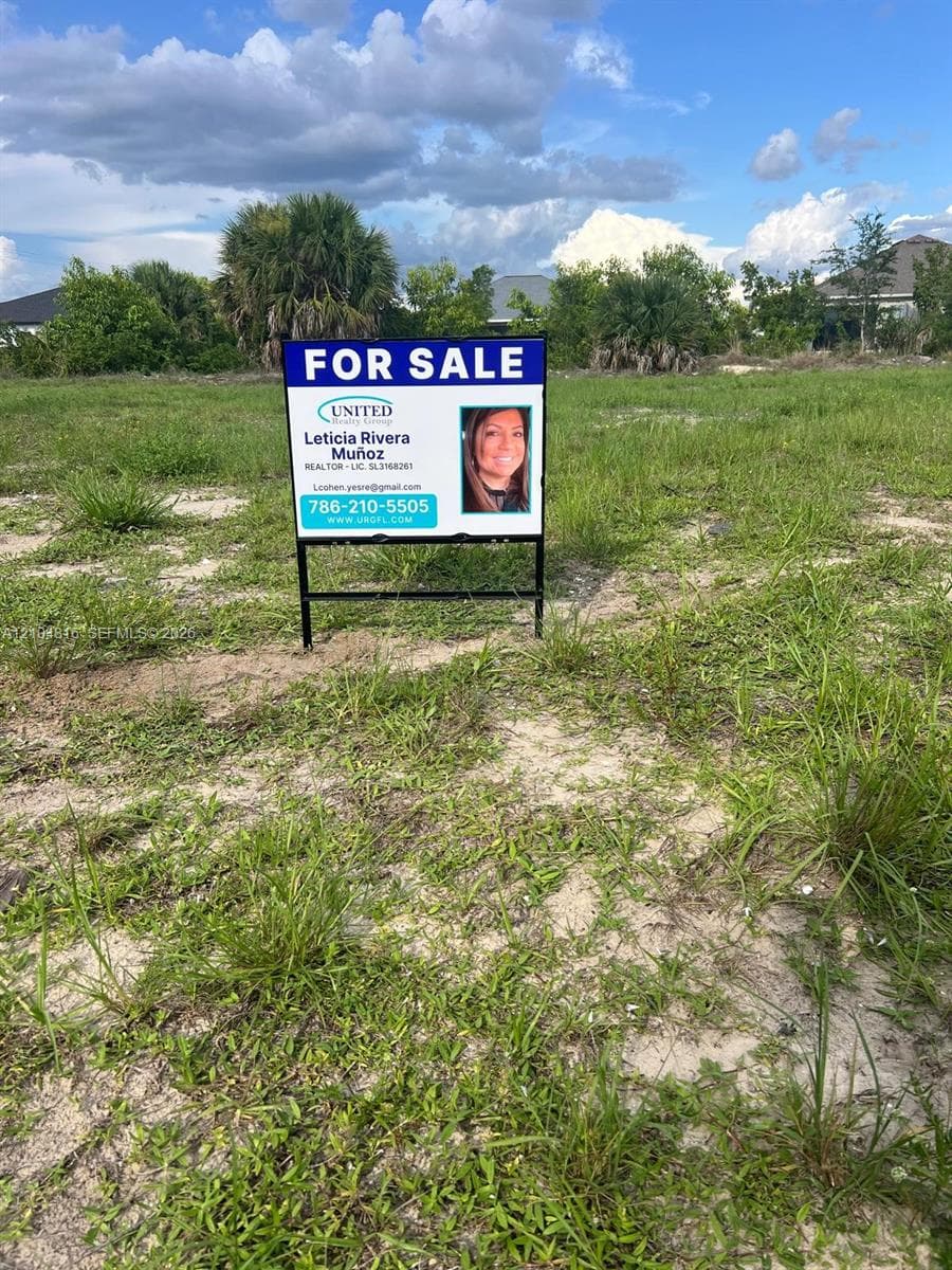 9 SW 22nd CT, Cape Coral FL 33991