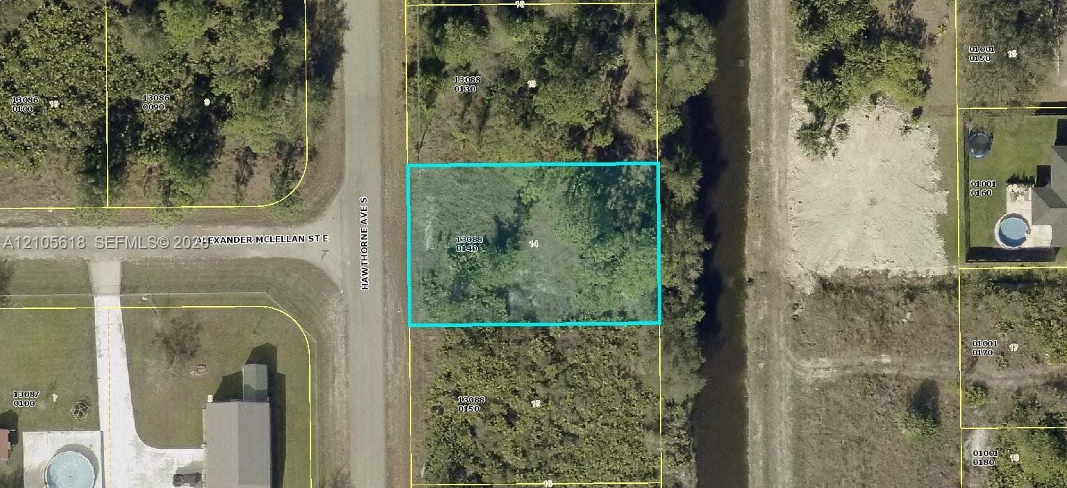 527 S Hawthorne Ave., Lehigh Acres FL 33974