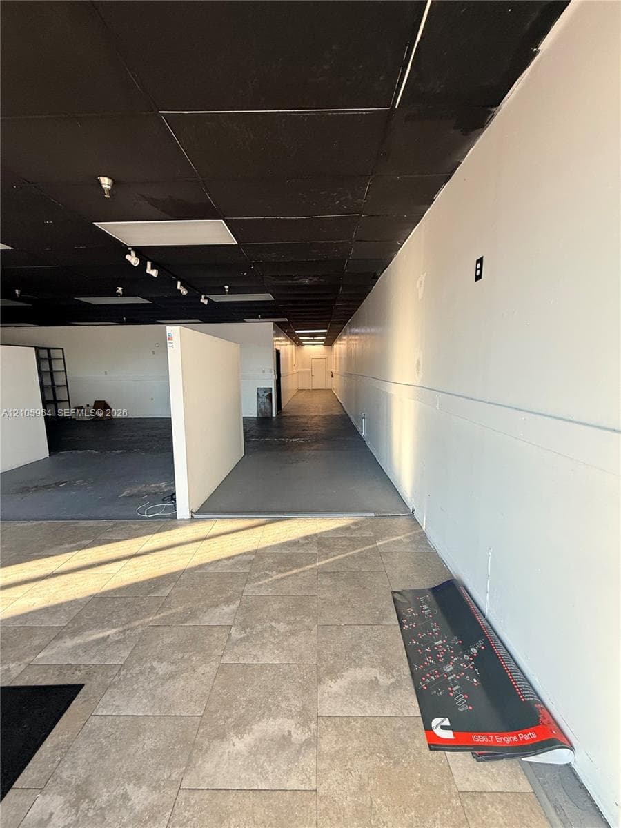 7685 Pines Blvd, Pembroke Pines FL 33024