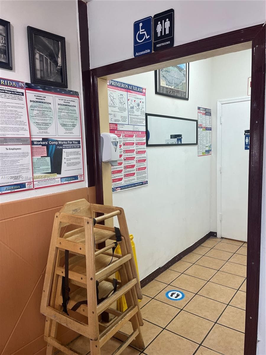 8726 NW 26th St, Doral FL 33172
