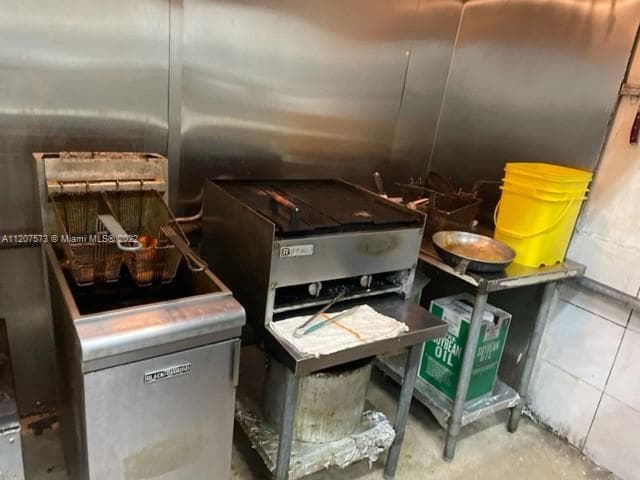 8726 NW 26th St, Doral FL 33172