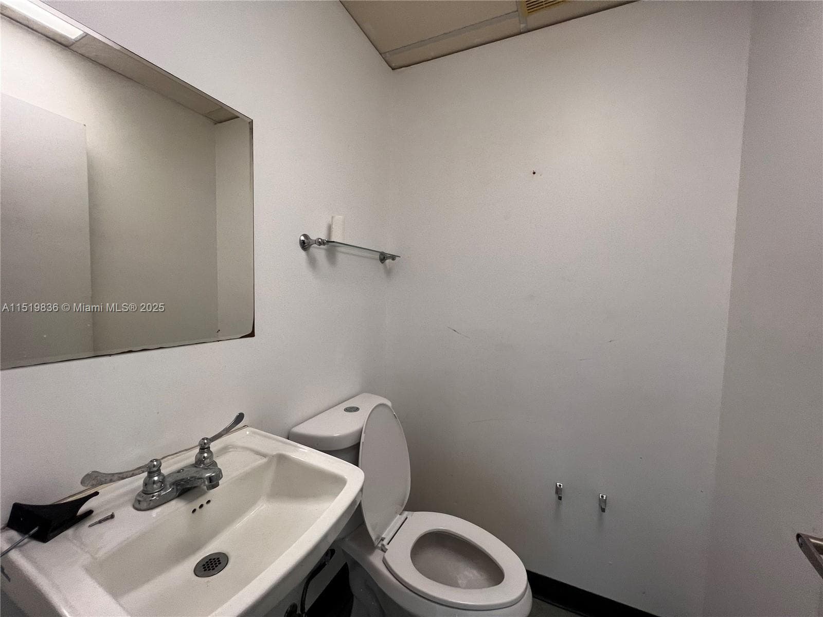 5975 W Sunrise Blvd # 208B, Sunrise FL 33313