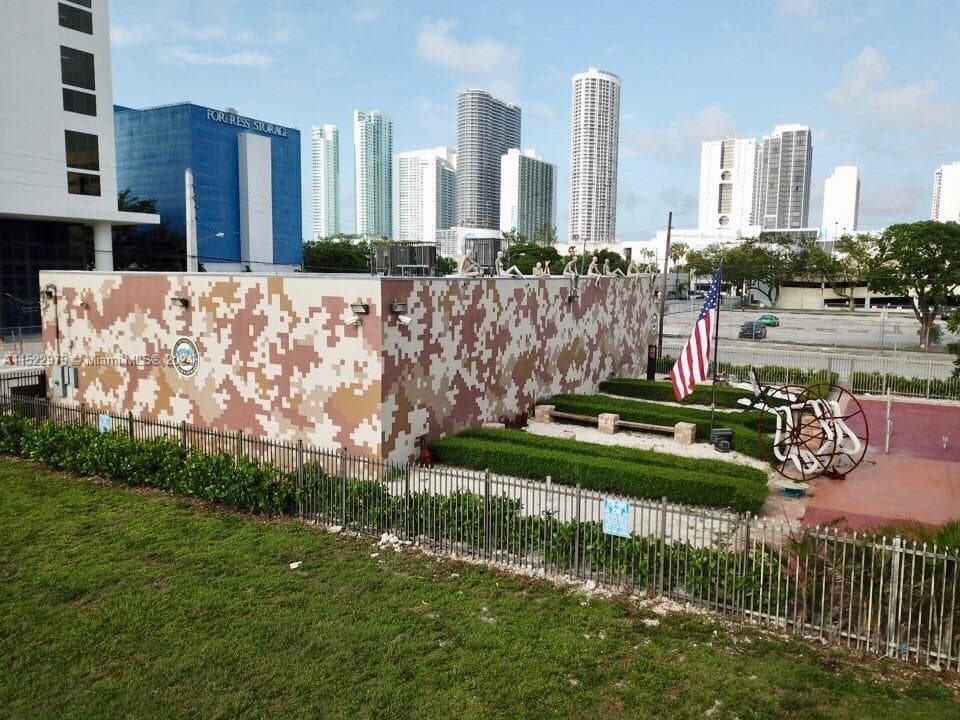 1542 NE 1st AVE, Miami FL 33132
