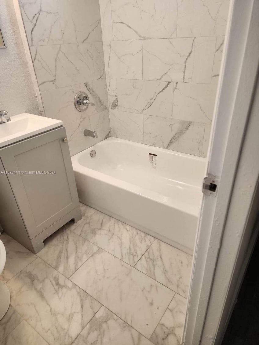 421 NW 12th St, Florida City FL 33034