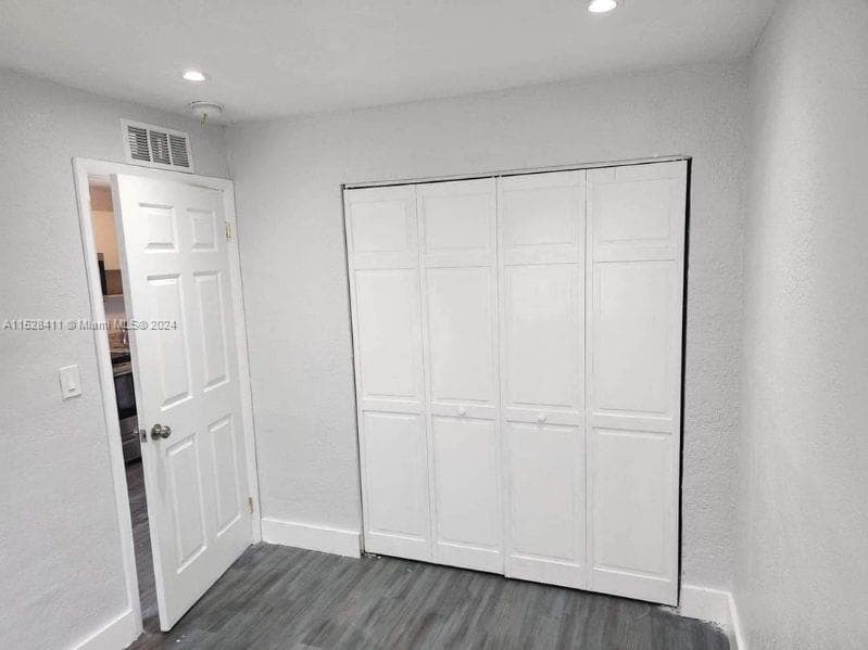 421 NW 12th St, Florida City FL 33034