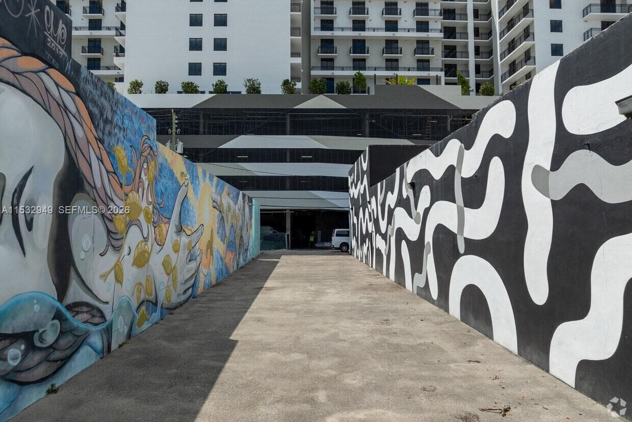 2020 Harrison St, Hollywood FL 33020