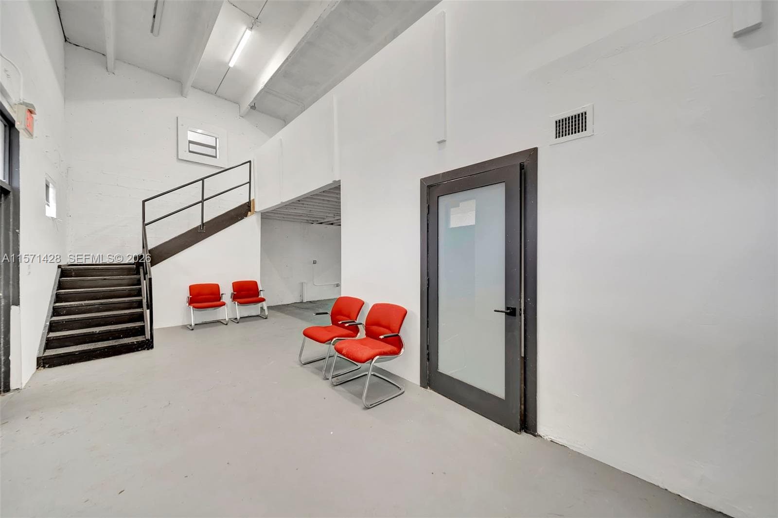 67 NW 166th St, Miami FL 33169