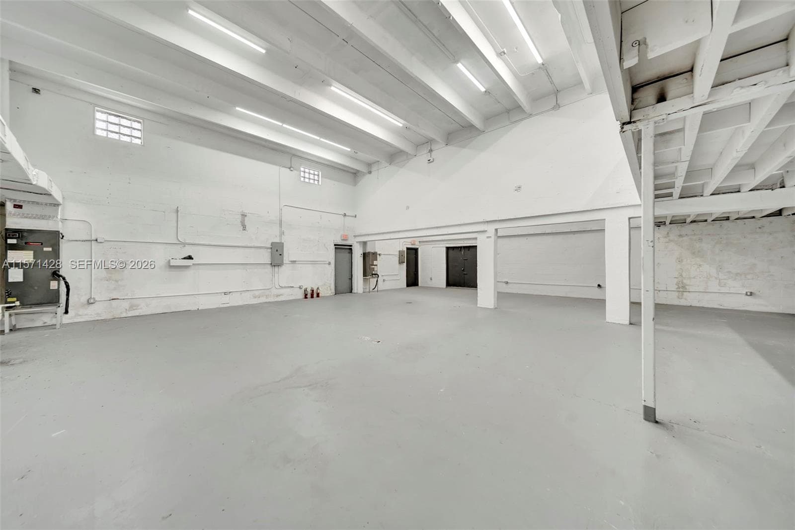 67 NW 166th St, Miami FL 33169