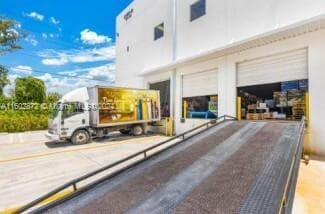 400 E 41st St, Hialeah FL 33013