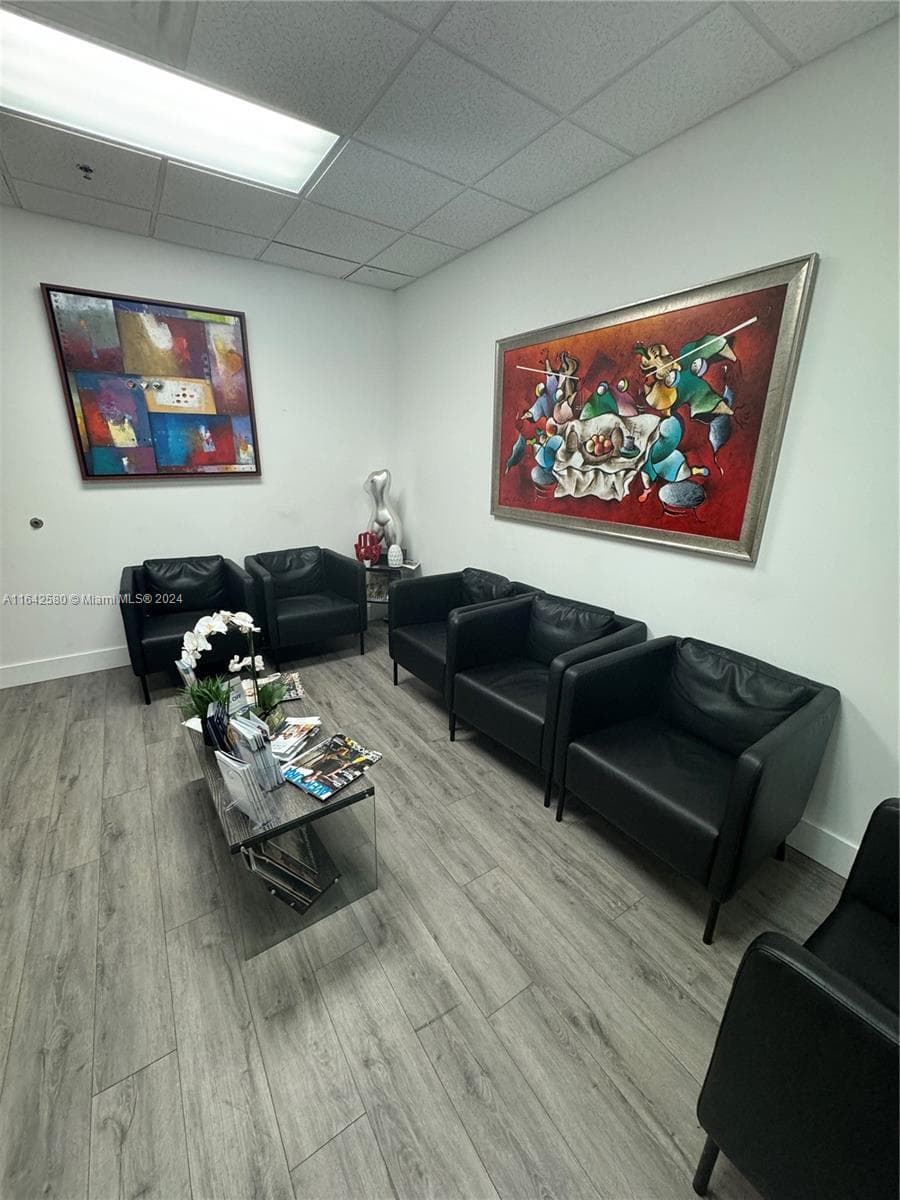 Aventura, FL, 33180