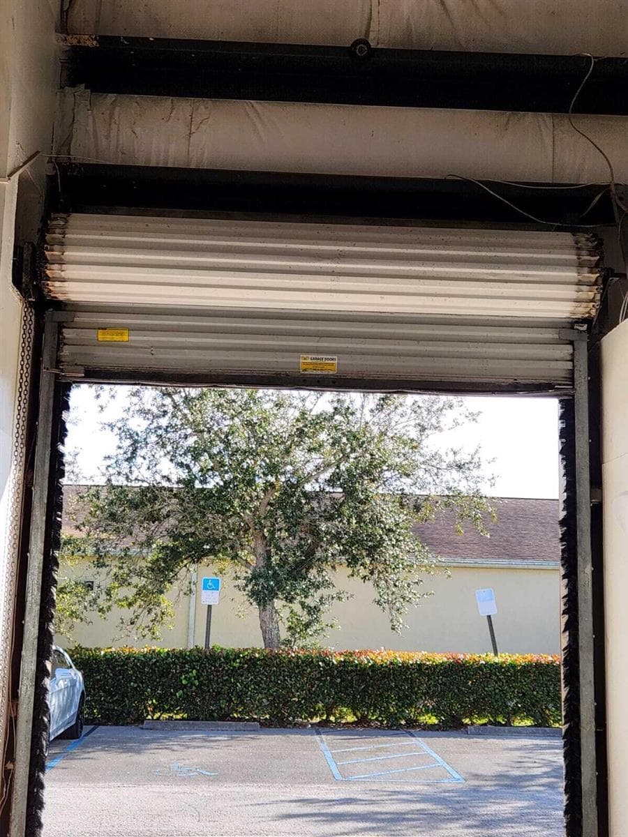 Easy-Roll door Out of exterior view