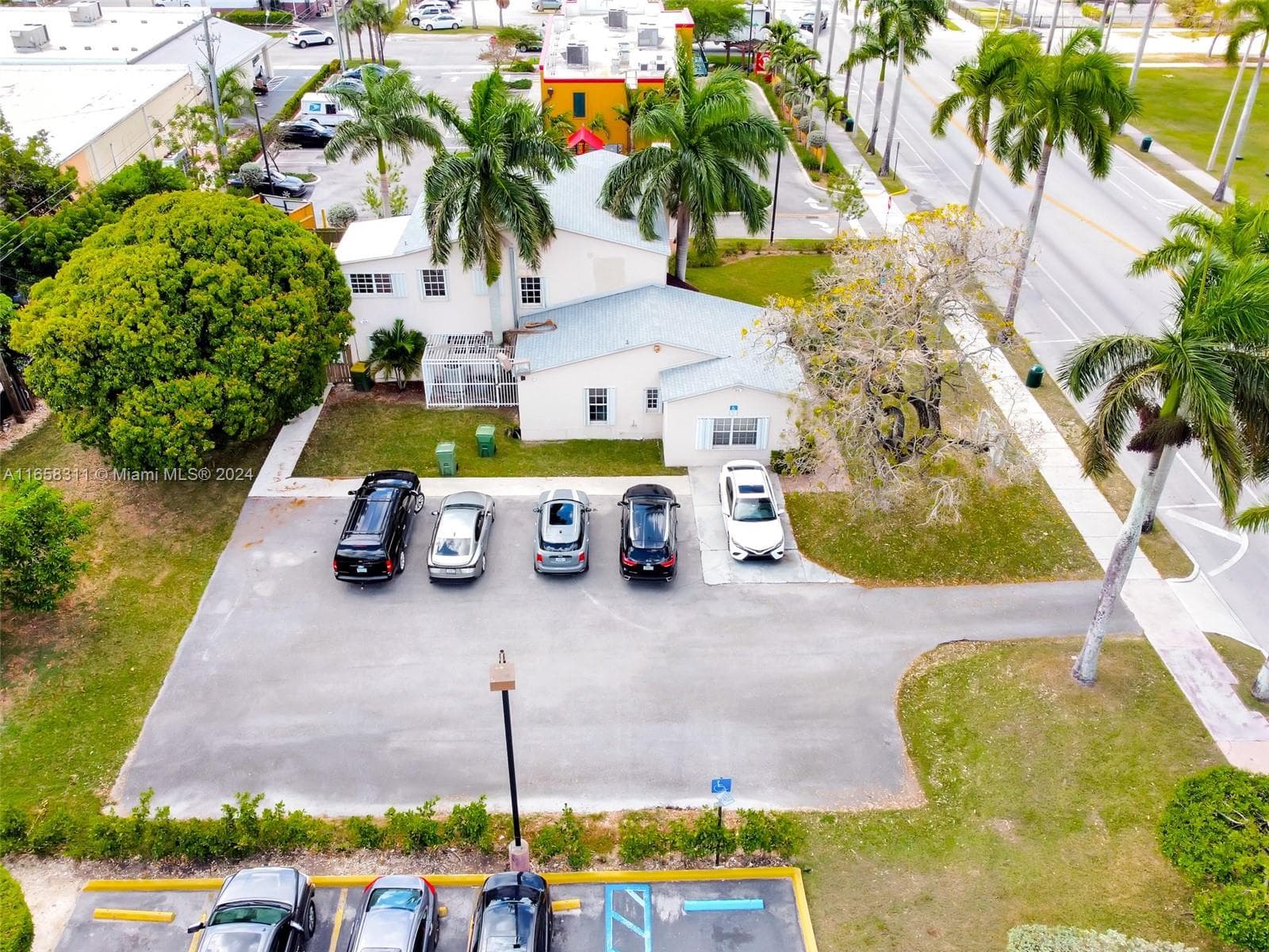 633 N Krome Ave, Homestead FL 33030