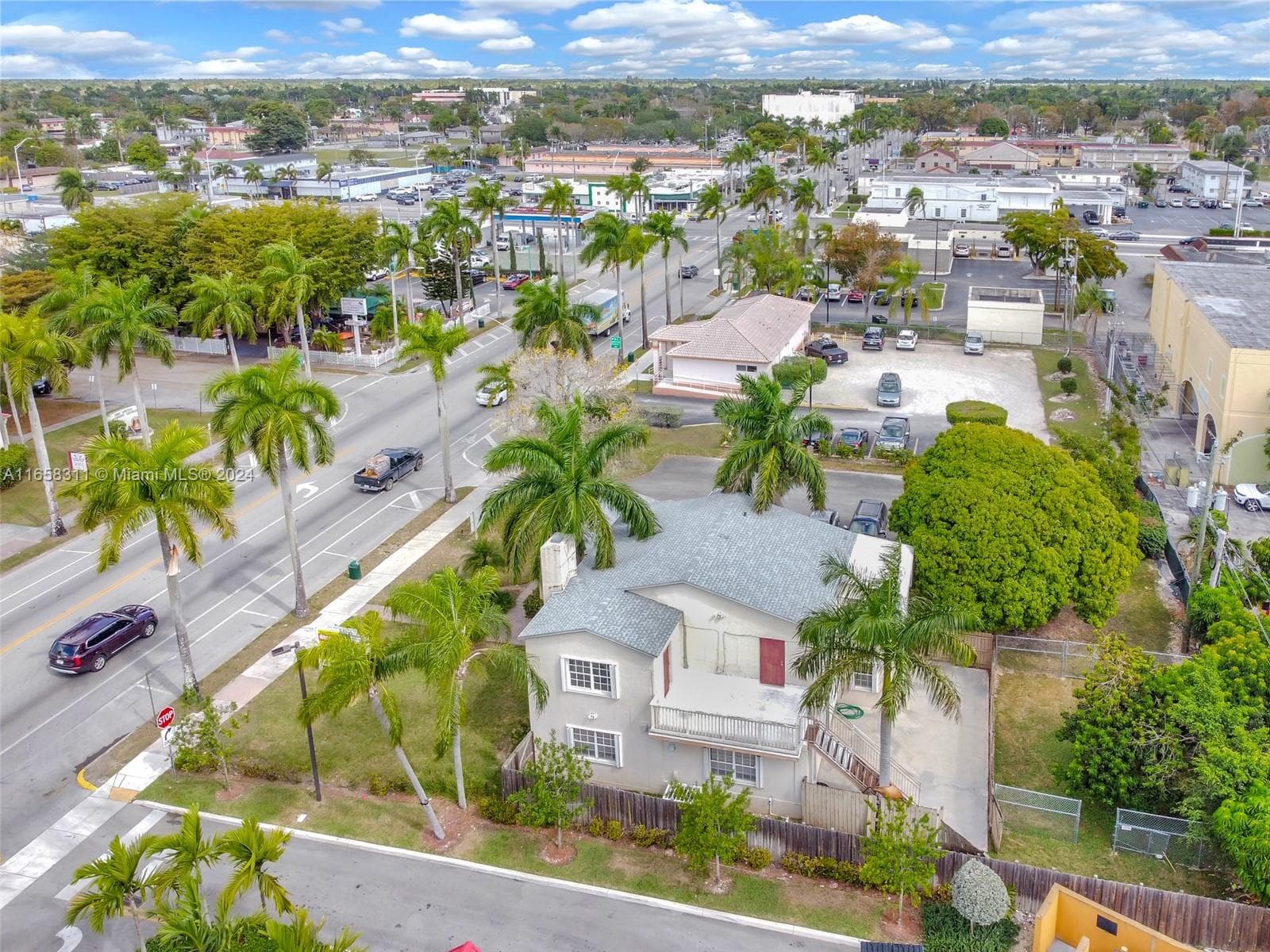 633 N Krome Ave, Homestead FL 33030