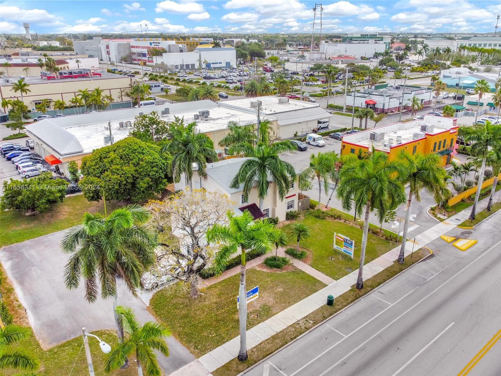633 N Krome Ave, Homestead FL 33030