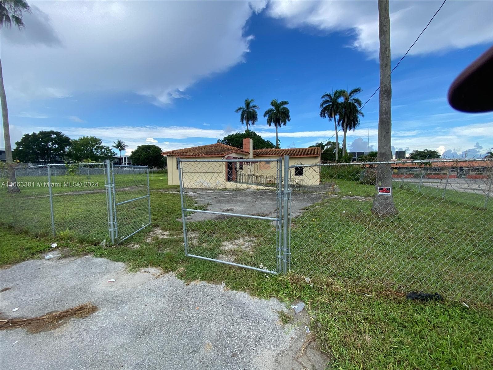 13400 Alexandria Dr, Opa-Locka FL 33054