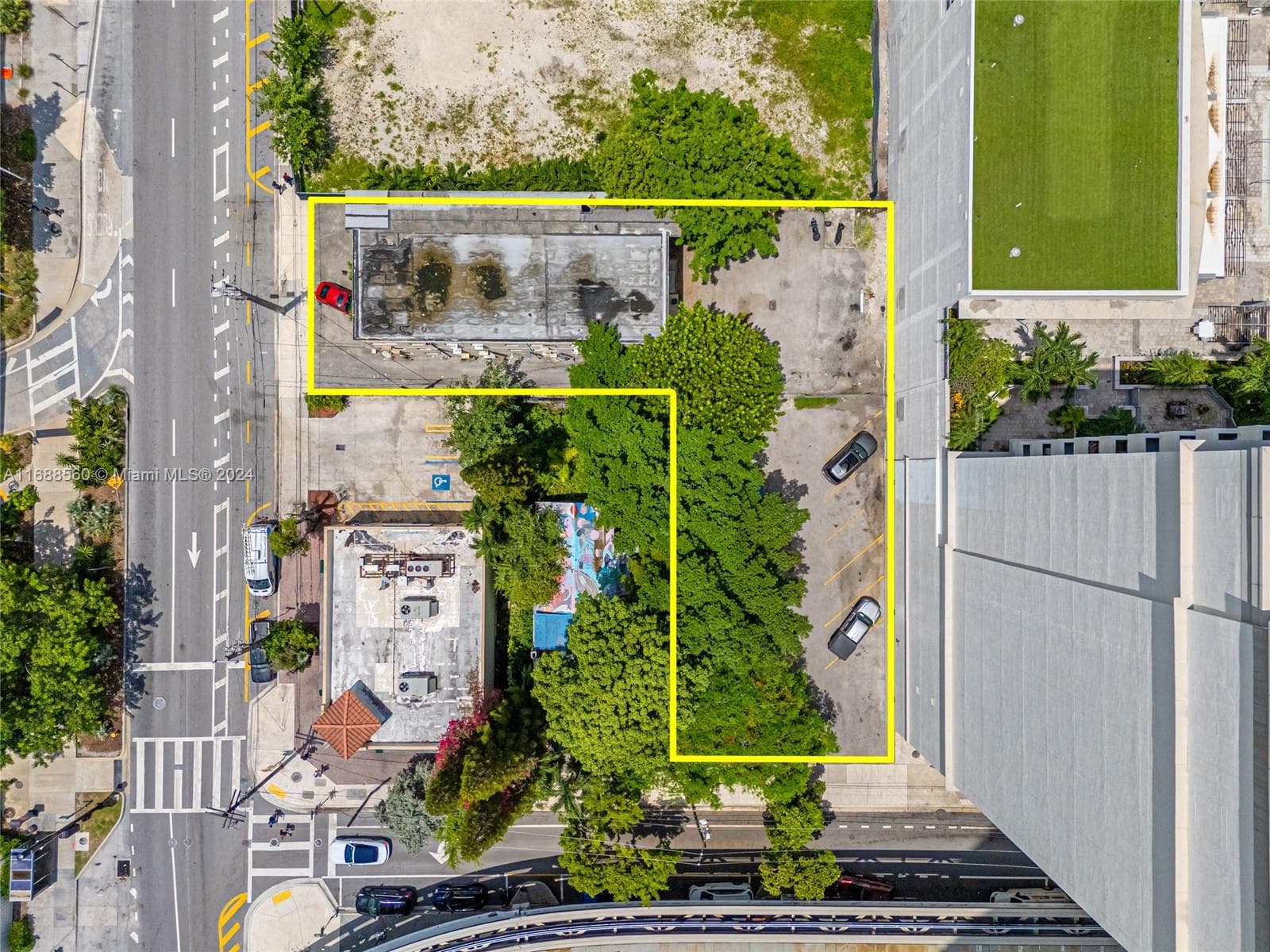 75 SW 11th St, Miami FL 33130