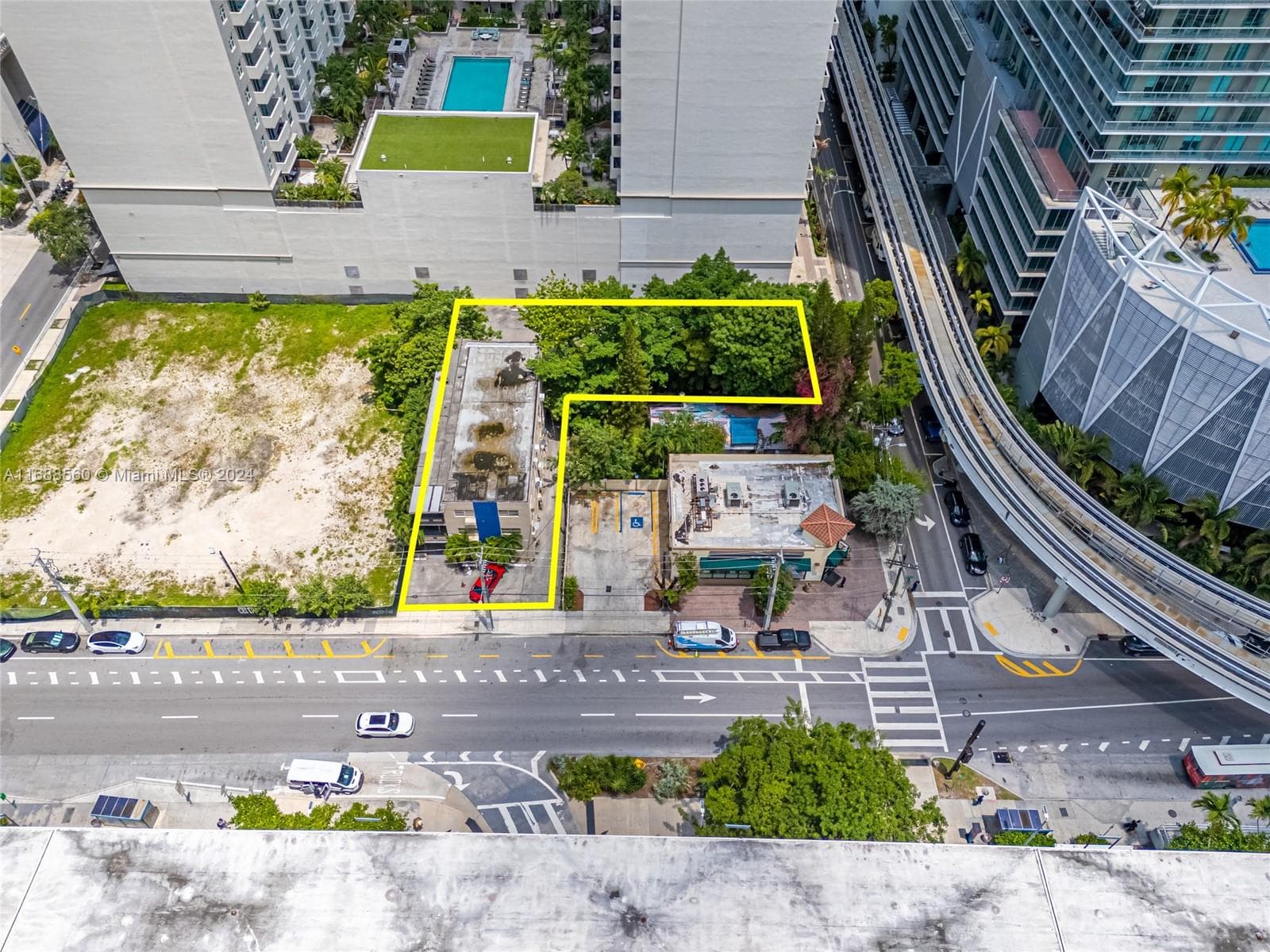 75 SW 11th St, Miami FL 33130
