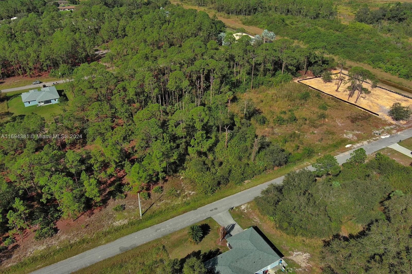 1515 Glenn Ave, Lehigh Acres FL 33972
