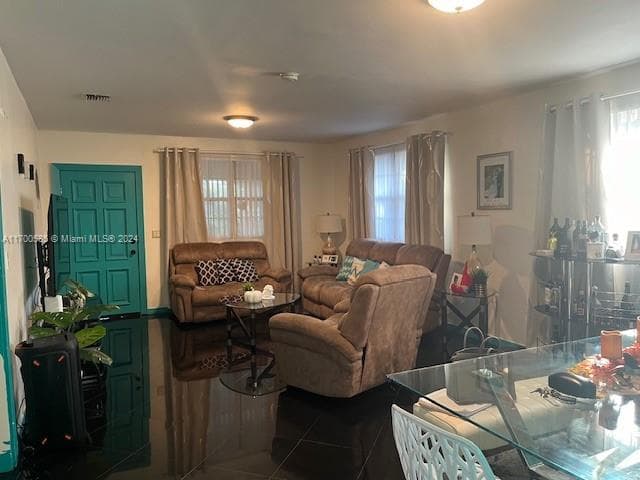 161 NW 35th St, Miami FL 33127