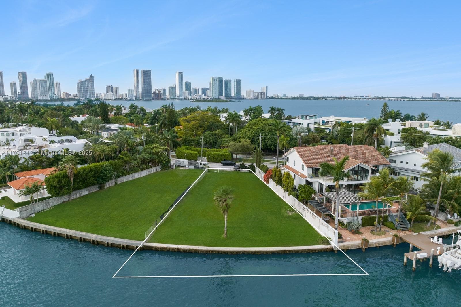 1386 S Venetian Way, Miami FL 33139