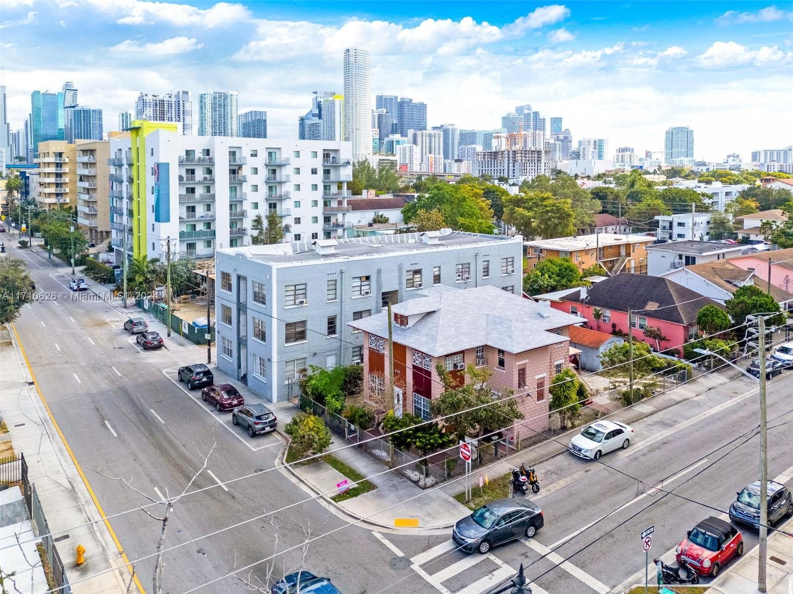 676 SW 1st St, Miami FL 33130
