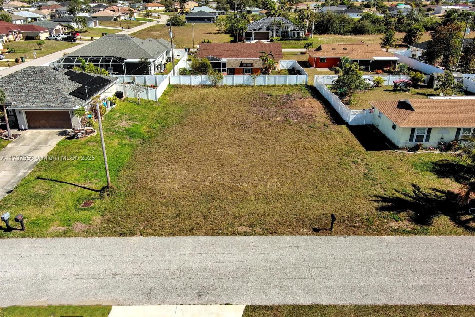 2013 NE 18th Ave, Cape Coral FL 33909