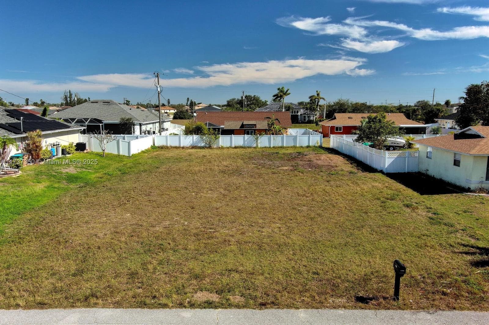 2013 NE 18th Ave, Cape Coral FL 33909