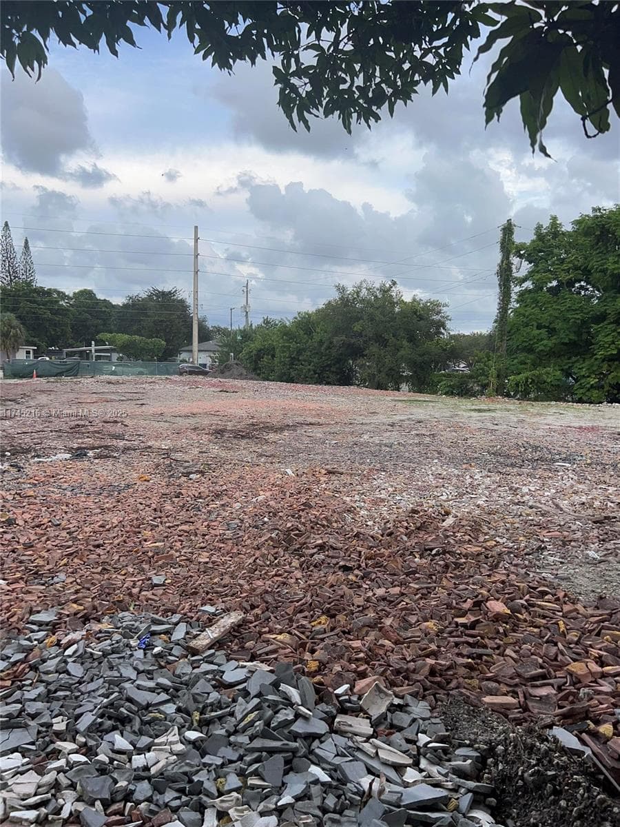 147 NW 31st Ave, Lauderhill FL 33311