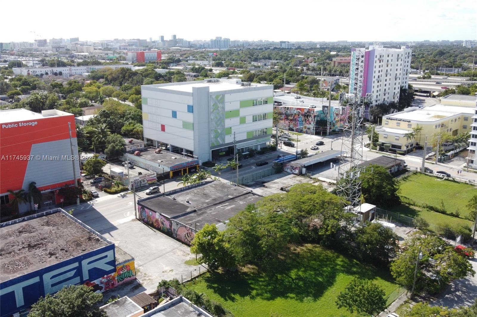 321 NW 37th St, Miami FL 33127