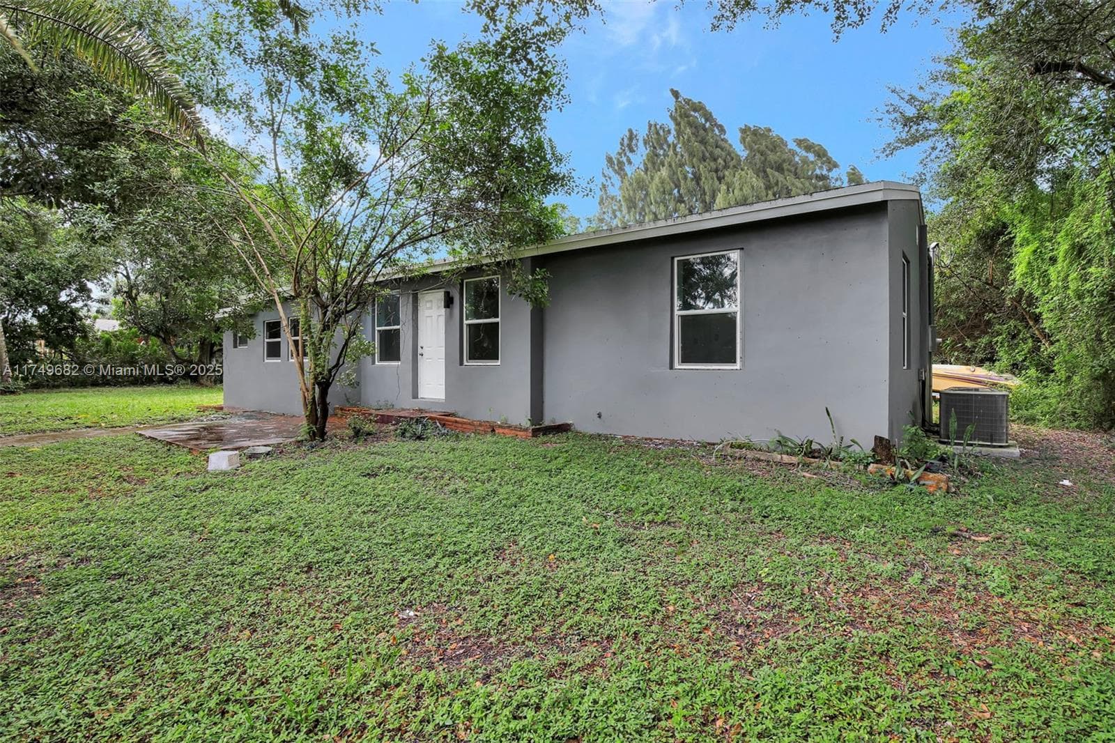 4381 SW 51st St, Dania Beach FL 33314