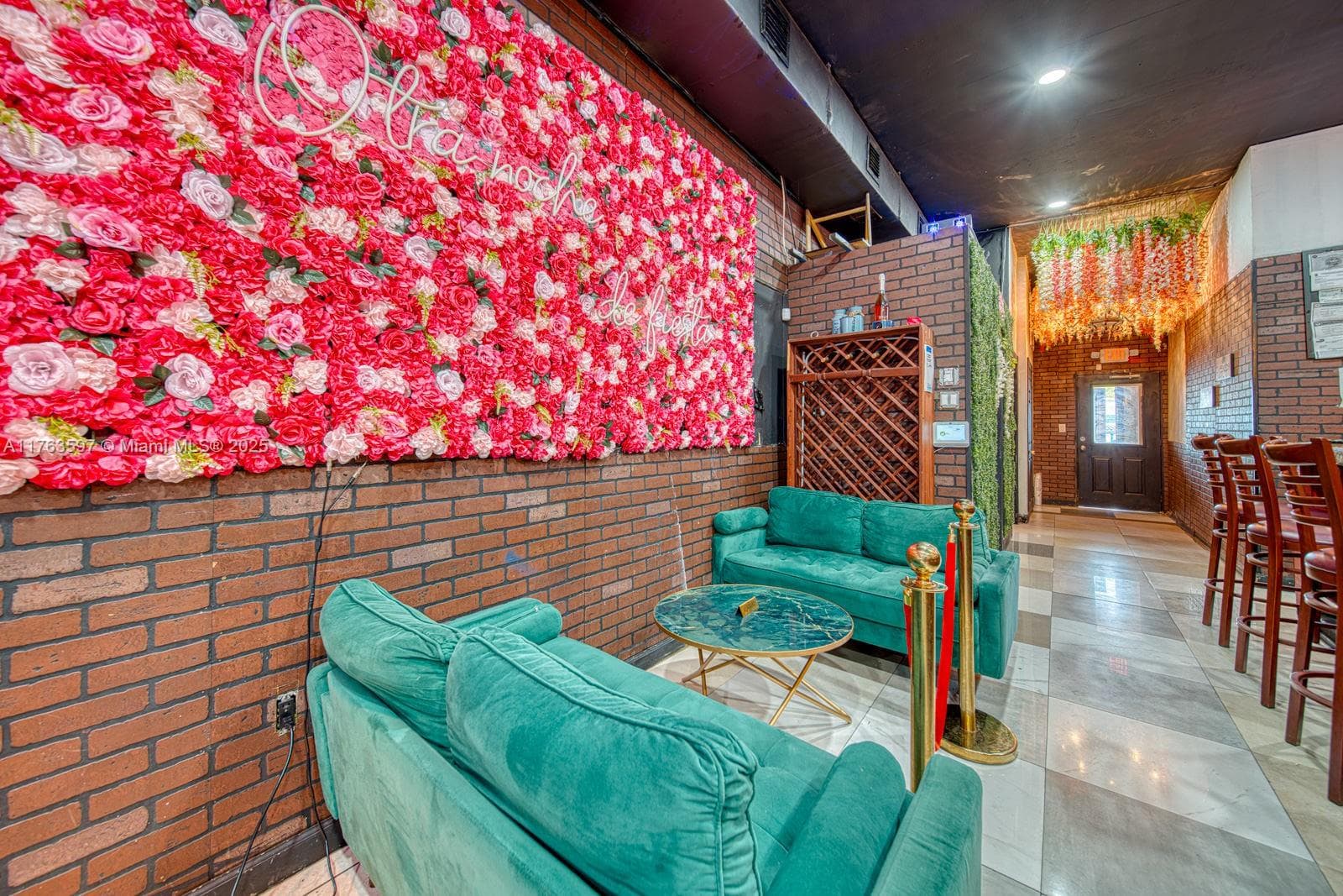 HIGHLY PROFITABLE Restaurant-Bar For Sale on 8th St, Miami FL 33144