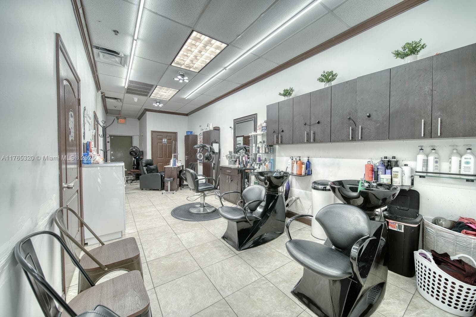 Beauty Salon For Sale On 8th St, Miami FL 33184