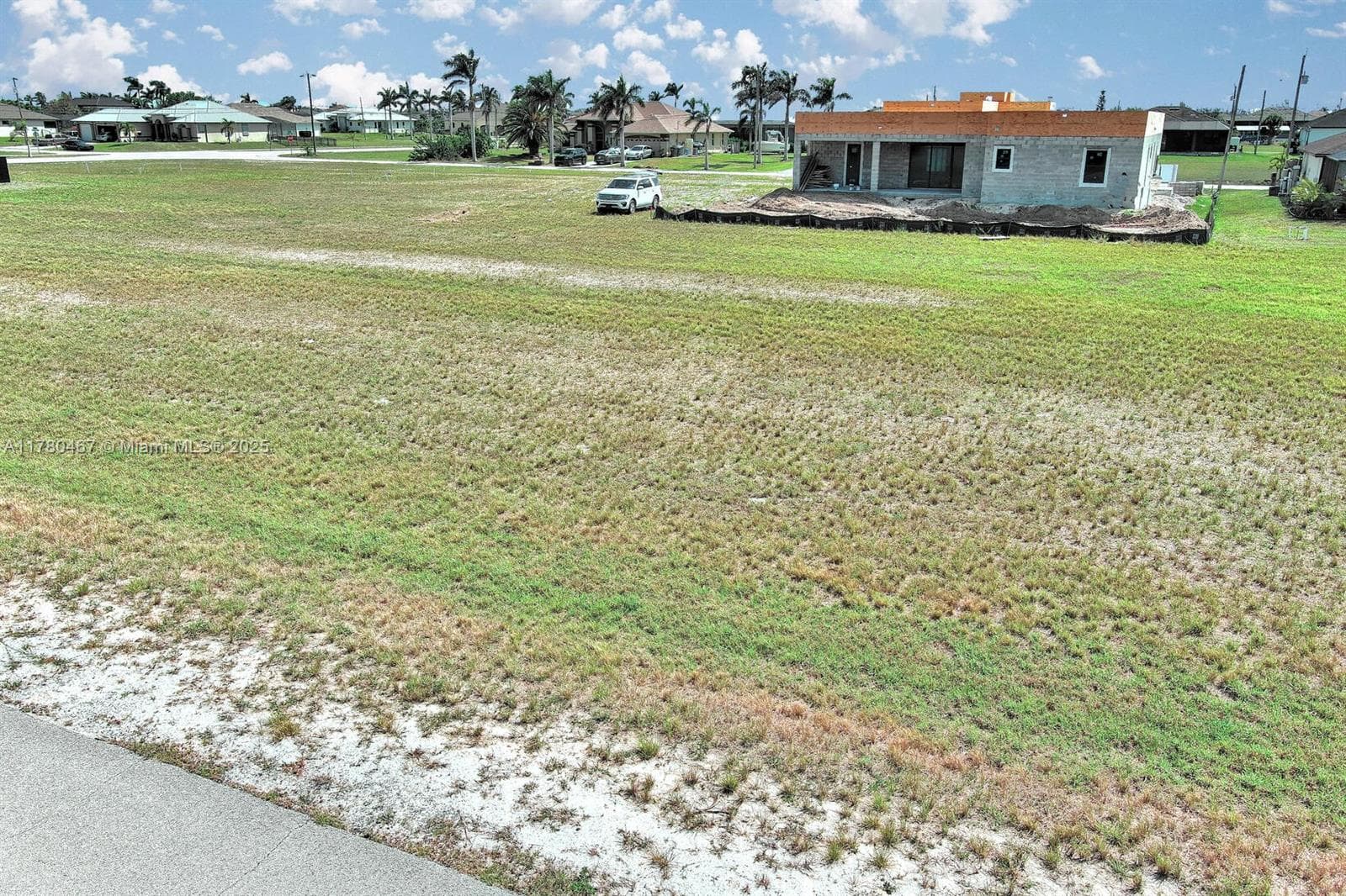 1037 NW 37TH PL, Cape Coral FL 33993