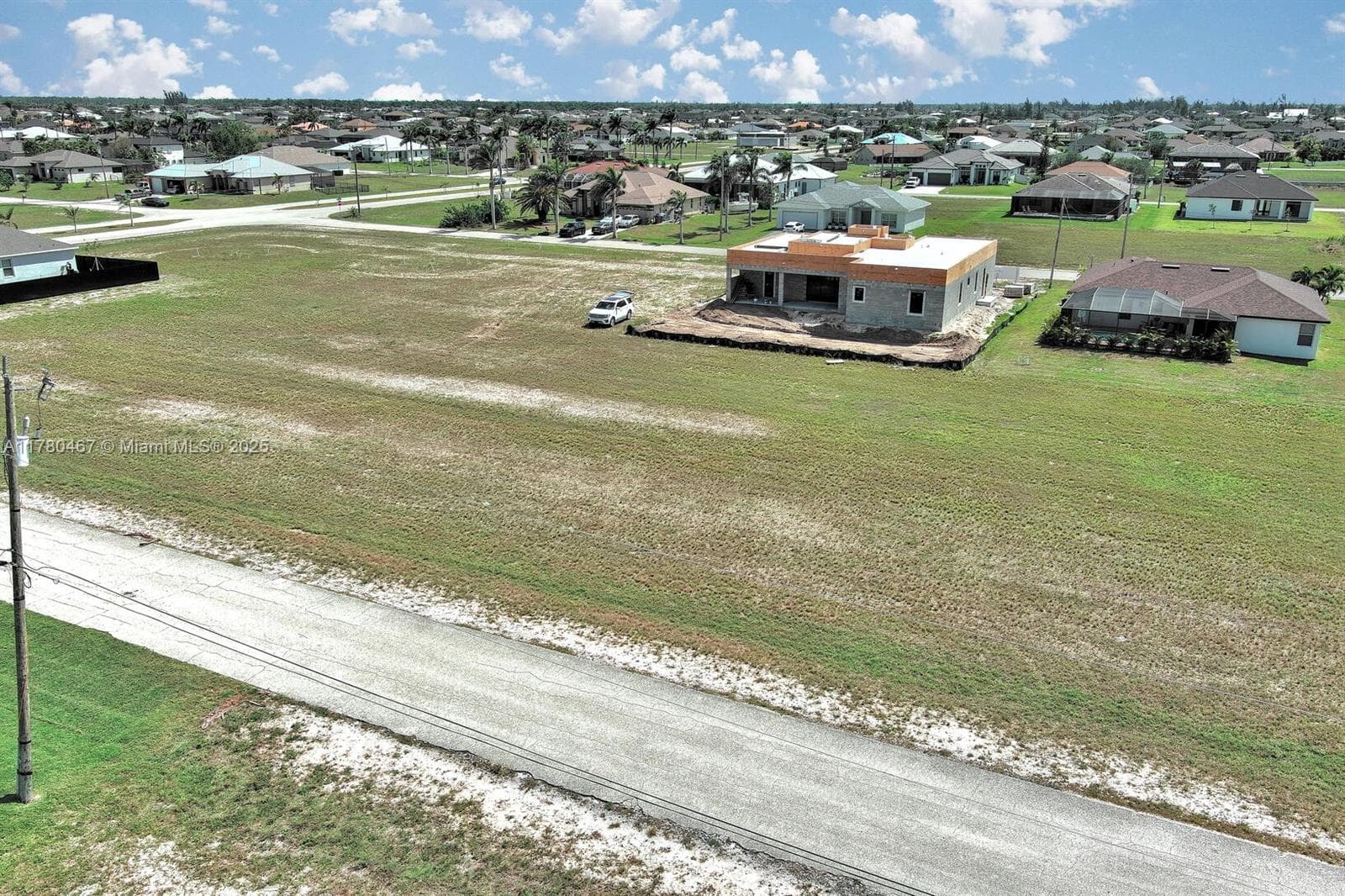 1037 NW 37TH PL, Cape Coral FL 33993