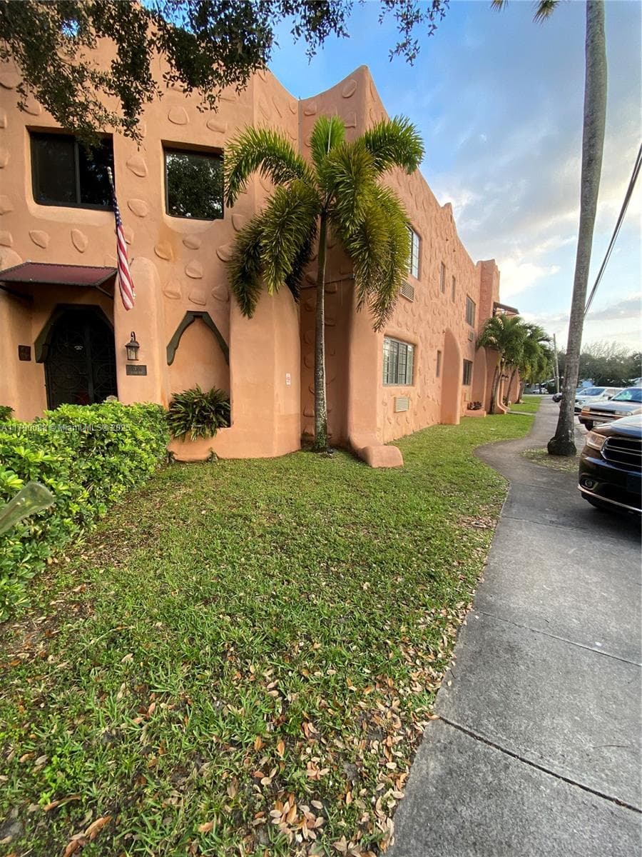 200 Azure Way, Miami Springs FL 33166