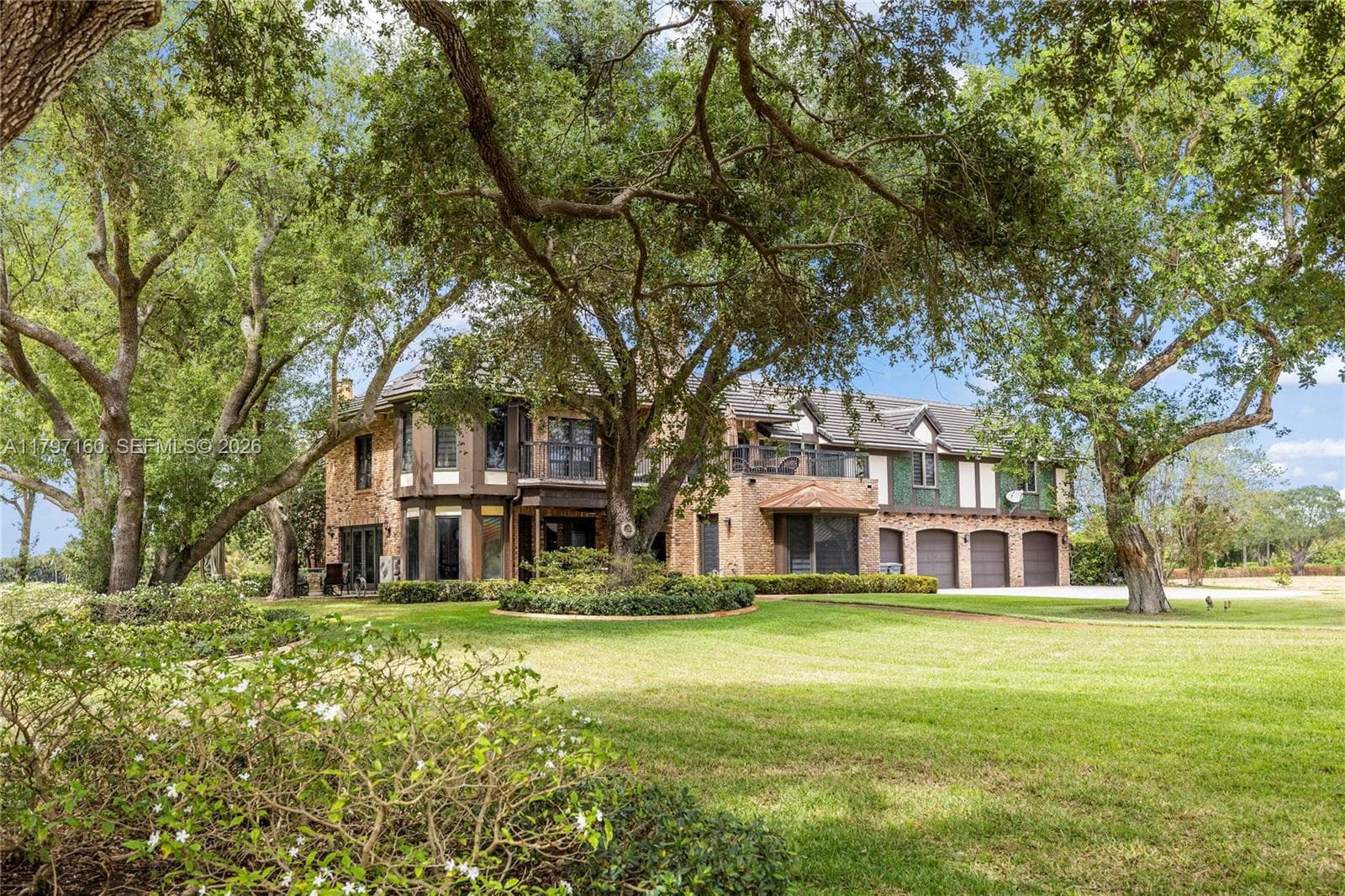 8700 Surrey Ln, Boca Raton FL 33496