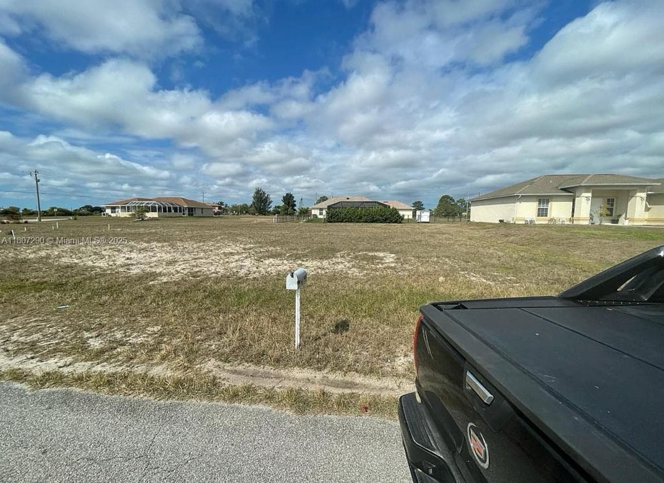 1608 NW 8th PL, Cape Coral FL 33993