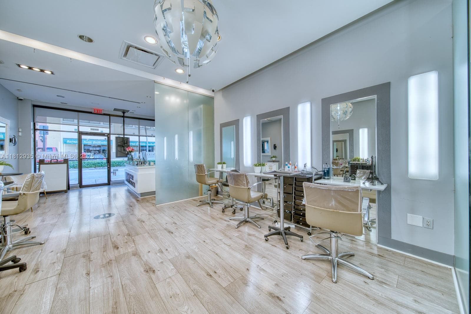 Full Service Beauty Salon On Sunset Dr & 57th Ave, Coral Gables FL 33143