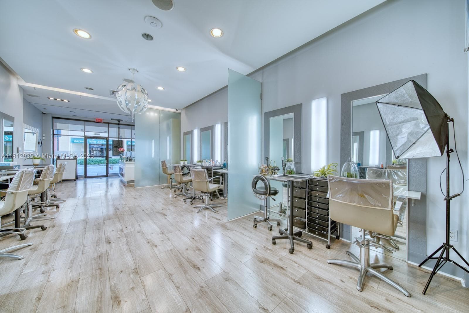 Full Service Beauty Salon On Sunset Dr & 57th Ave, Coral Gables FL 33143