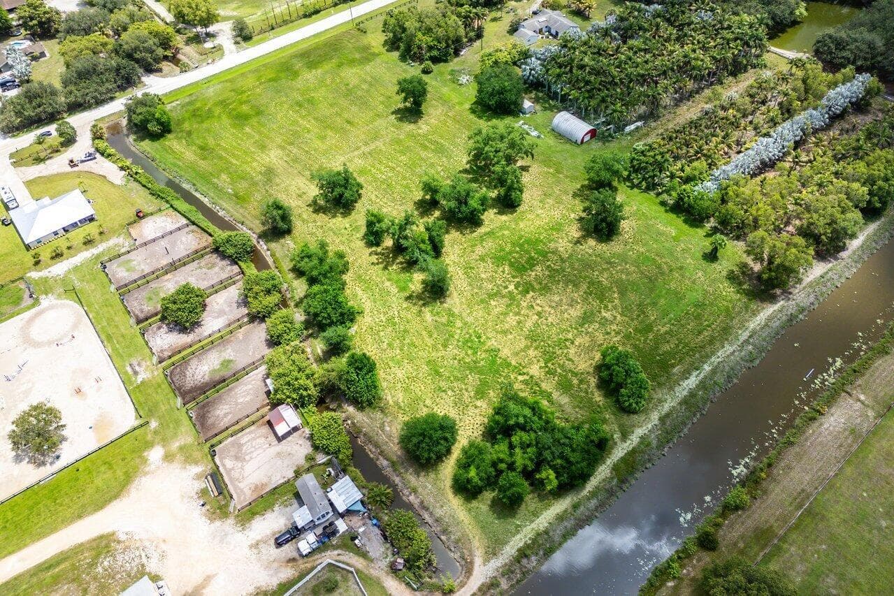 009-16526HollowTreeLane-Wellington-FL-33