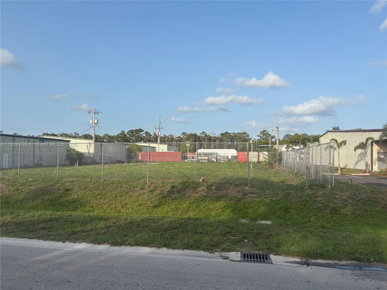 2513 NE 9th Ave, Cape Coral FL 33909