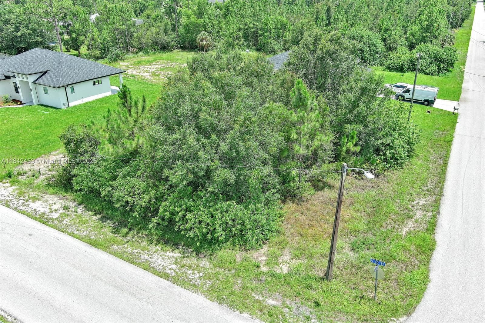 2500 E 10th St, Lehigh Acres FL 33936