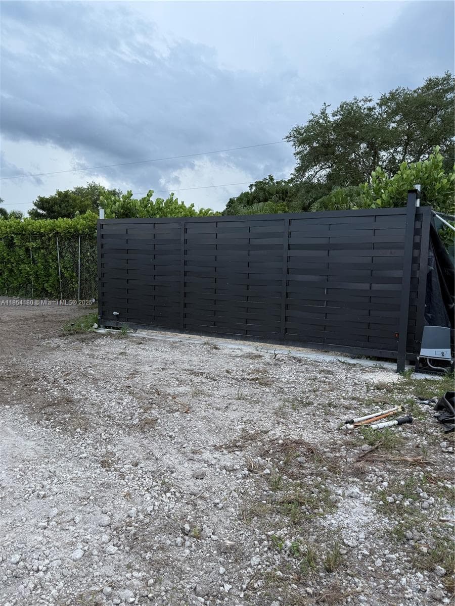 Sw 160th St and Sw 208 Ave, Miami FL 33187