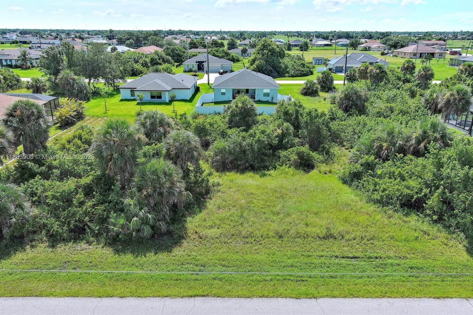 148 Spring Dr, Other City - In The State Of Florida FL 33947