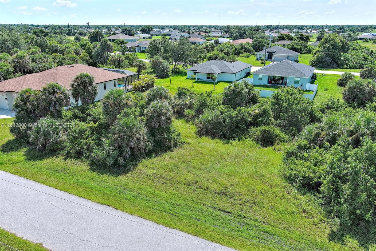 148 Spring Dr, Other City - In The State Of Florida FL 33947