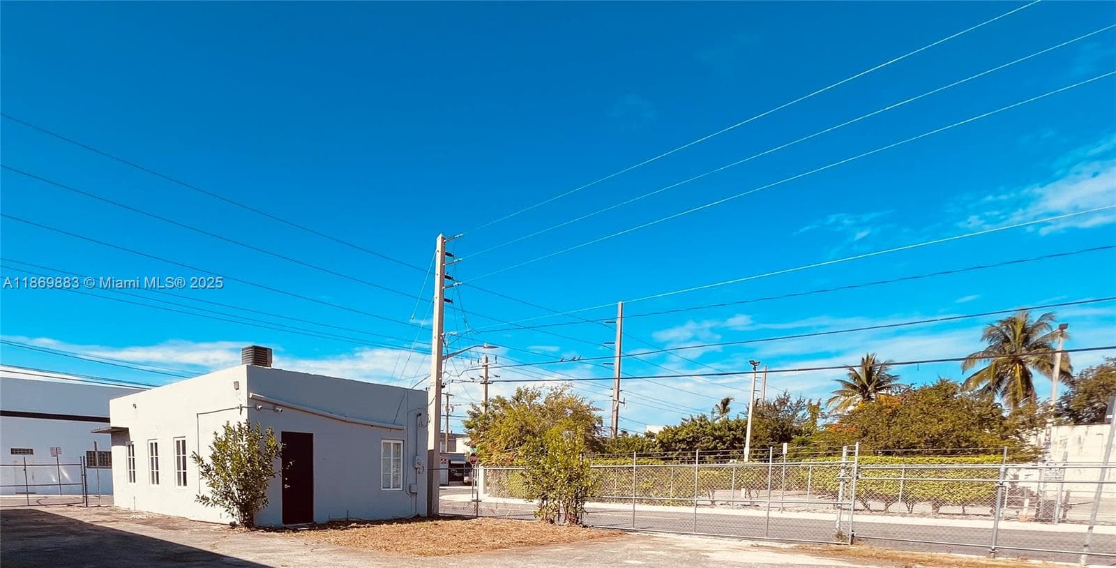 1031 NW 21st St, Miami FL 33127