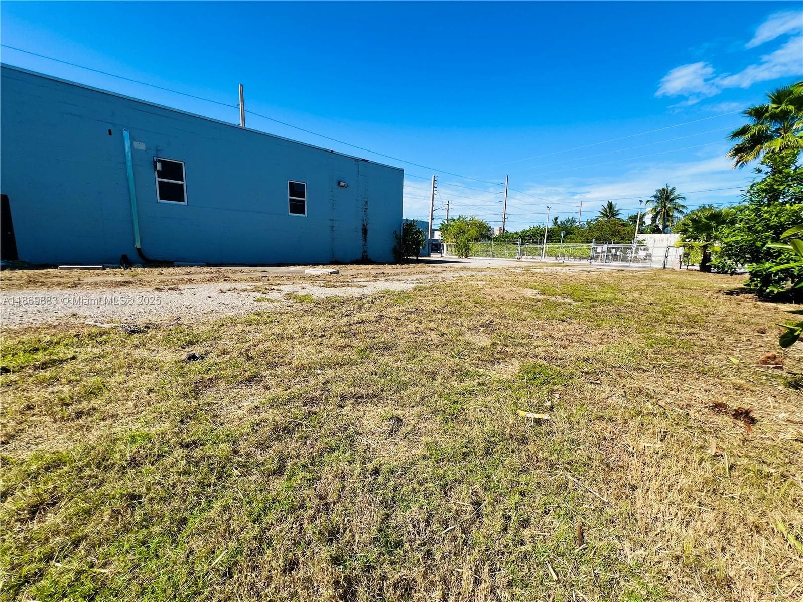 1031 NW 21st St, Miami FL 33127