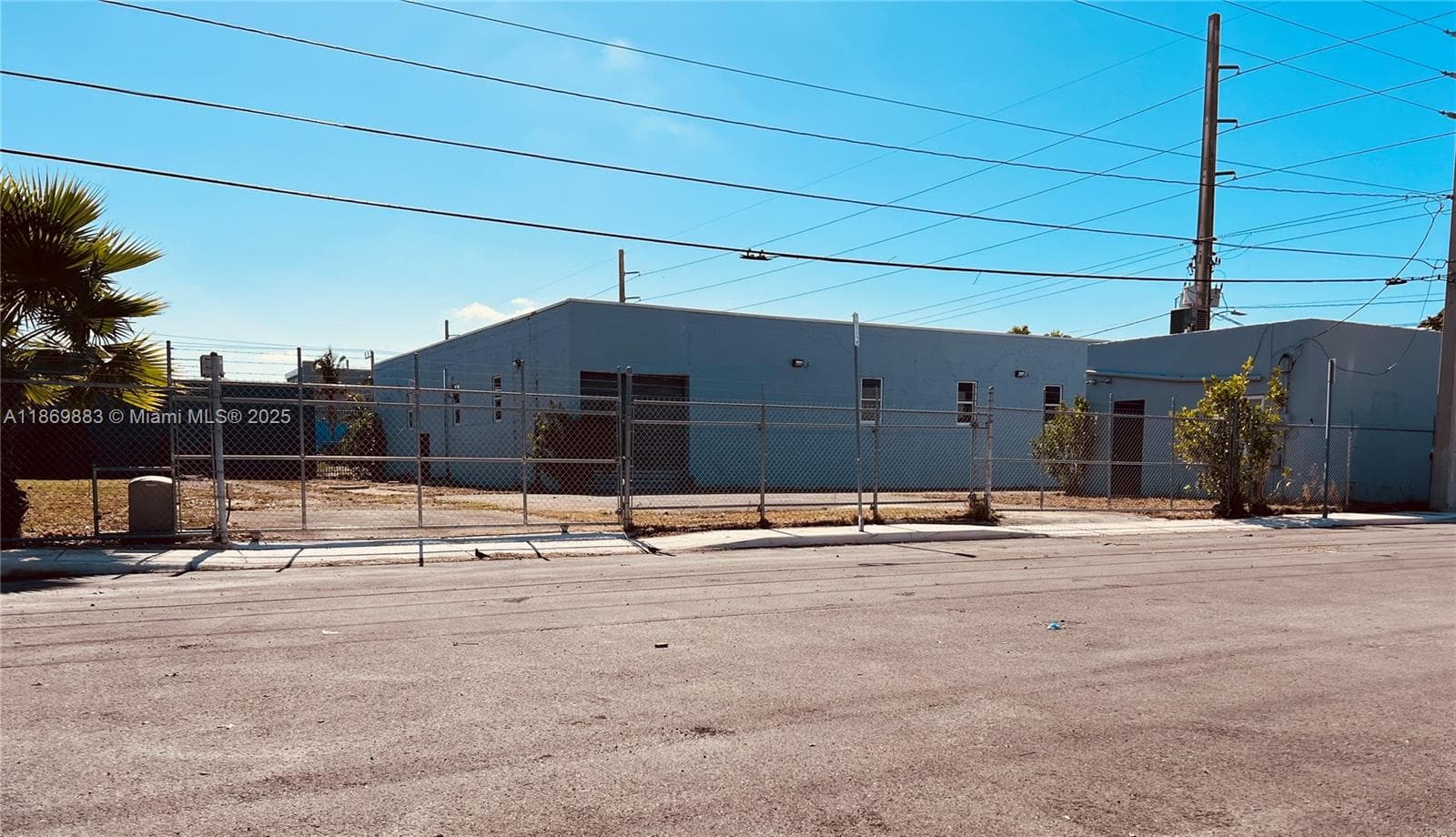 1031 NW 21st St, Miami FL 33127