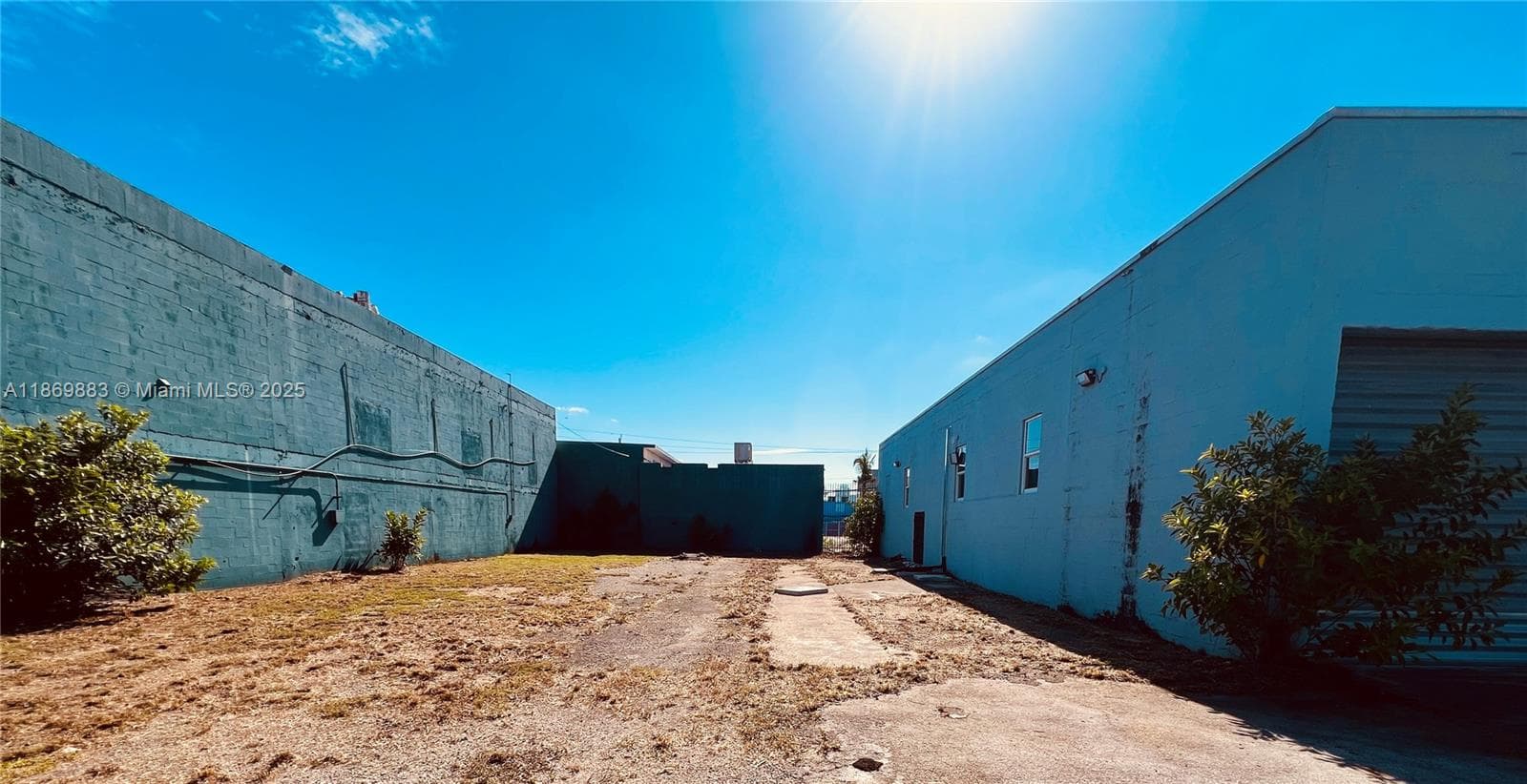 1031 NW 21st St, Miami FL 33127